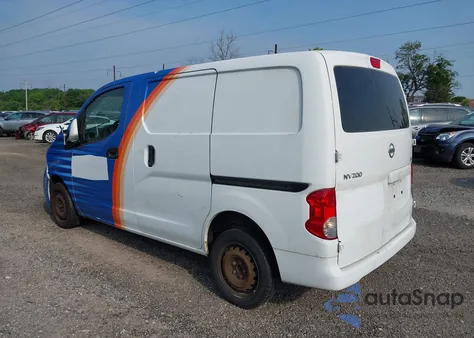 2015 Nissan Nv200 Sv z USA, uszkodzony, nr VIN 3N6CM0KNXFK723332
